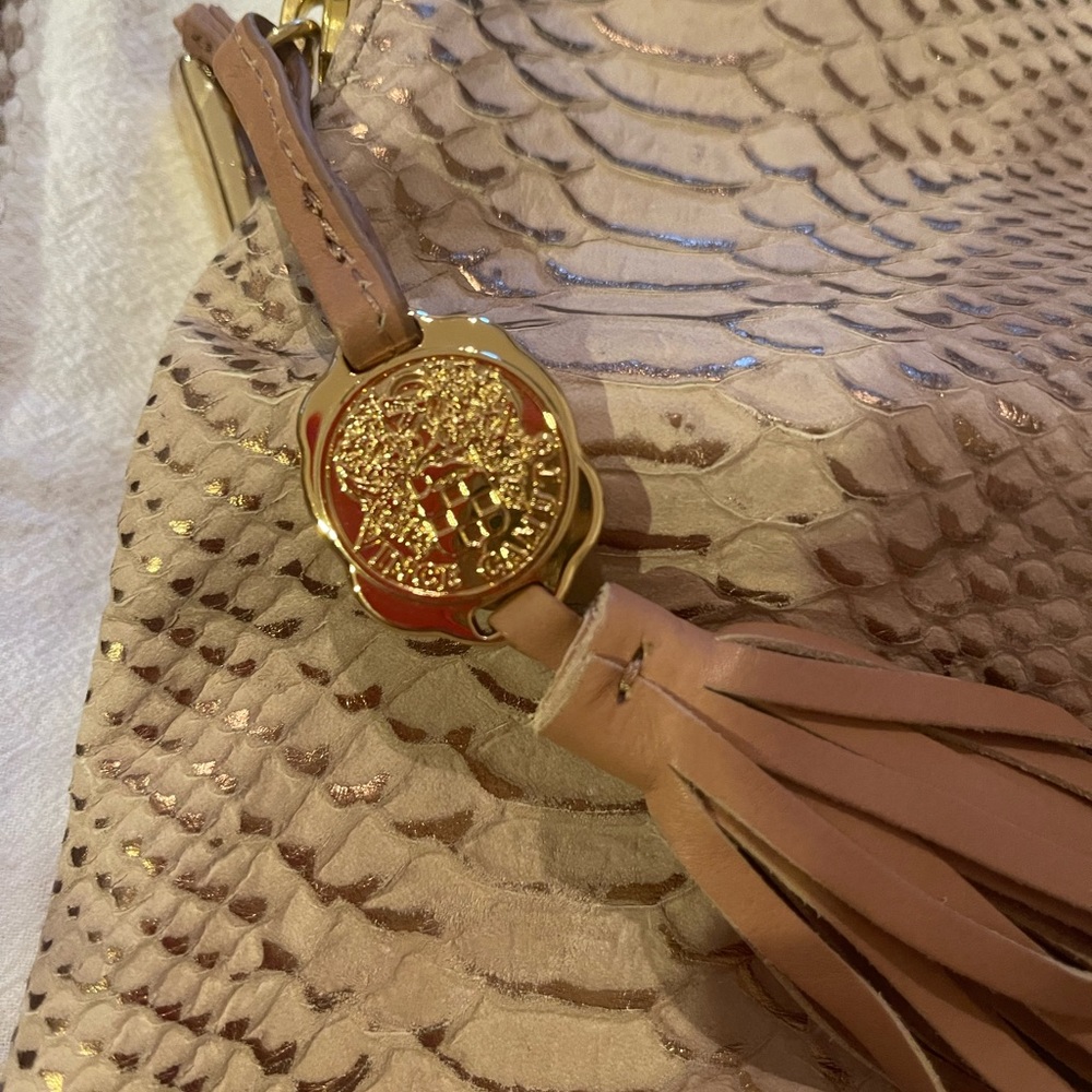 Vince Camuto folding clutch/purse - Picture 5 of 7